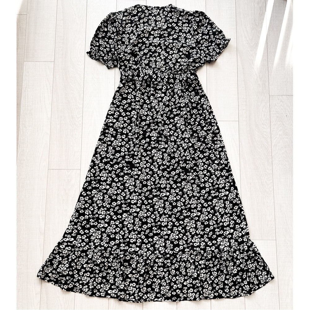 Black and white floral maxi cottagecore style dress - Picture 12 of 13